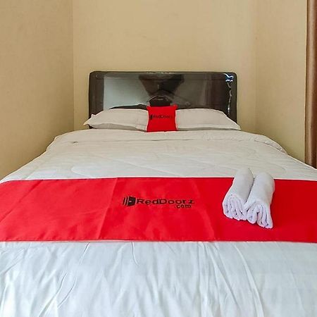 ホテル Reddoorz Near Bns Batu Tlekung エクステリア 写真