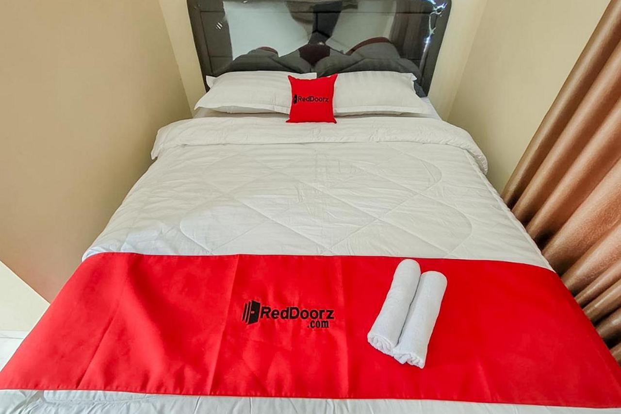 ホテル Reddoorz Near Bns Batu Tlekung エクステリア 写真